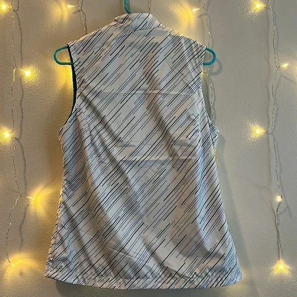 Chico’s Reversible Activewear Vest - Picture 4 of 4